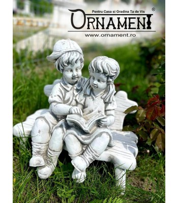 Statuete Copii cu carte pe Bancuta Mica